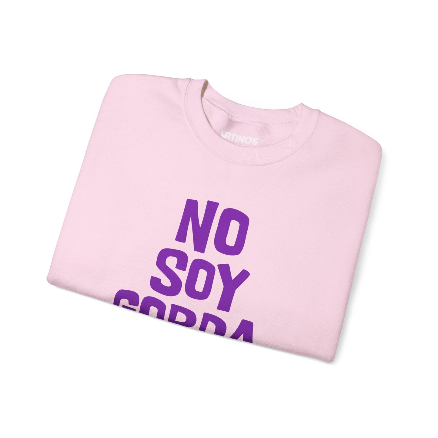 No Soy Gorda Soy Feliz Cozy Crewneck Sweater | Funny Viral Latino Meme | 3 Colors - Latinos 4 The World